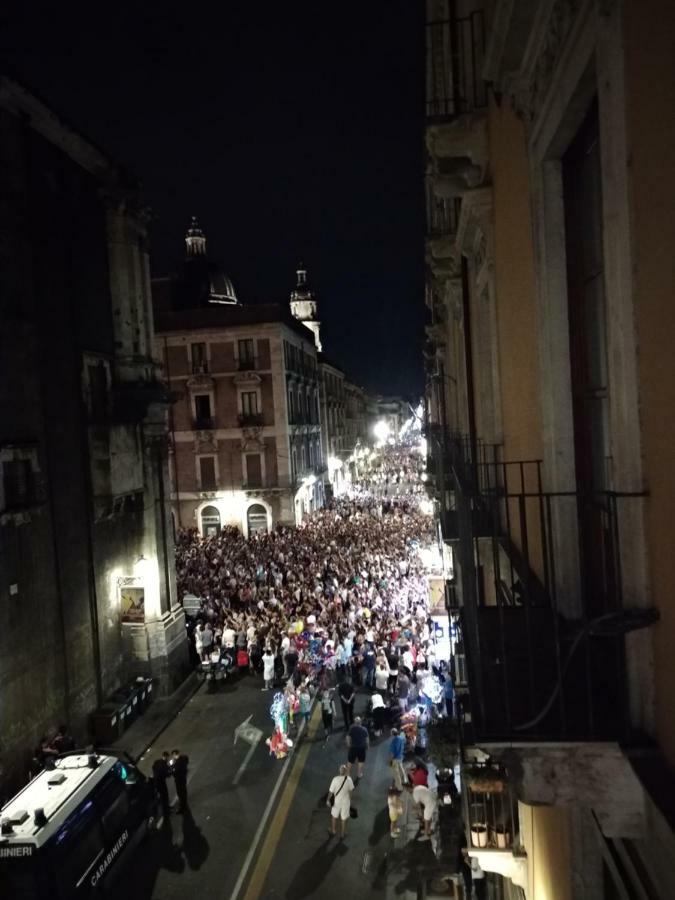 Suite Il Letto Sotto Il Tetto Catania Kültér fotó